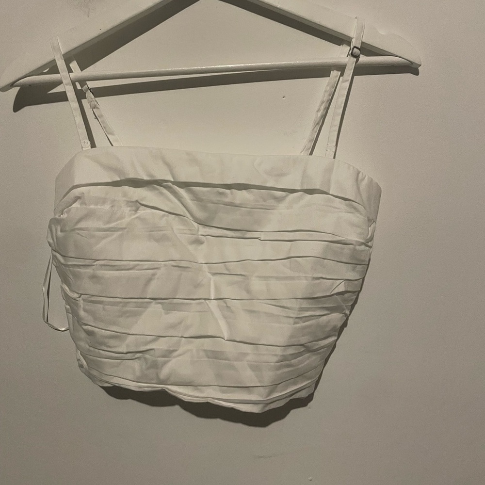 Abercrombie & Fitch White Square Necked Cropped Tank,‎ size Small